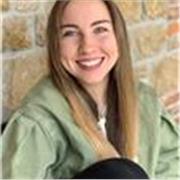 Me describiría como una persona comprometida y entusiasta por el aprendizaje. Además dispongo de habilidades para conectar con los alumnos/as y adaptarme a sus necesidades individuales, creando un ambiente de confianza en todo momento. 
Soy una persona pa