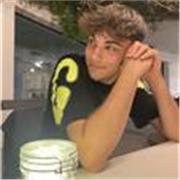 Ciao! Offro lezioni di inglese a bambini/e fino a ragazzi/e verso la maturità. Simpatia e gentilezza al vostro servizio😁