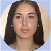 Me defino una persona comprometida en lo que hace y segura, y me daría clases a personas que les cuesta aprender el idioma 