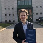 Laureato in Biotecnologie offre lezioni in scienze naturali e biologia