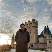 Arquitecto por la universidad de Valladolid y con el Master en Arquitectura