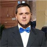 Sono Damiano, chitarrista e studente del Conservatorio F. Cilea di Reggio Calabria. Lezioni personalizzate per tutti