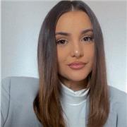 Psicóloga especializada en Violencia de Género y buenos tratos a la infancia, en vías de finalizar un Máster Oficial en Social Project Manager y Presidenta y fundadora de la Asociación Asturiana AMALGAMA