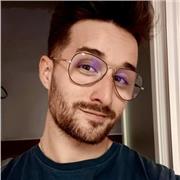 Titulado en psicologia y master en estrategias de intervencion con niños y adolescentes.