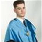 Profesor apto para cualquier asignatura a niños de primaria, especializado en inglés. En verano teletrabajo de forma dinámica y divertida