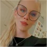 Profesora de Marketing con experiencia en estrategias digitales, redes sociales, branding y comunicación. Imparto clases online y