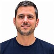 Ingeniero enseña robótica y programación a niños y jóvenes