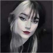 Puedo impartir clases a niños y adultos de dibujo o modelado, ya que dispongo de formación y experiencia profesional en el sector.