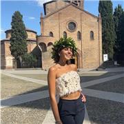 Matematica è il tuo problema a scuola? Ti aiuto io, sono una ragazza laureata in Biologia con esperienza in lezioni private.