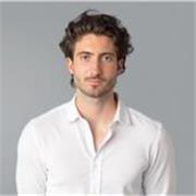 J’enseigne l’entraînement physique personnalisé afin d’améliorer la forme physique et la santé. J’accompagne la perte de poids, la