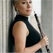Profesor de oboe titulado en el Instituto Superior de Artes, con +20 años como intérprete y +10 como docente.