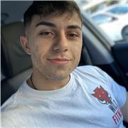 Profesor de historia enseña a alumnos con dificultades en la materia a entender la historia y enamorarse de ella