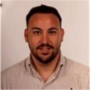 Profesor de Economía, titulado en Administración y Dirección de Empresas y Técnico de Comercio Internacional 