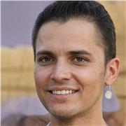 Privater Chemielehrer mit großer Erfahrung und innovativen Methoden bietet Nachhilfe in Chemie für Gymnasiasten an.