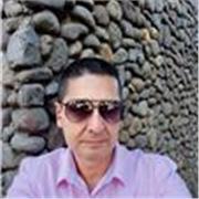 Profesor de economia, macro y micro, y matematicas financieras