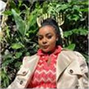 I have over 5 years experience as an English tutor and just one lesson with me will make you enjoy learning the language. 