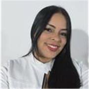 Professeure en ligne proposant des cours particuliers pour les élèves du primaire et du secondaire