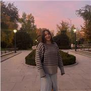 Soy una chica simpática de 21 años, con ganas de ayudar a los peques y que su aprendizaje sea más divertido y llevadero!