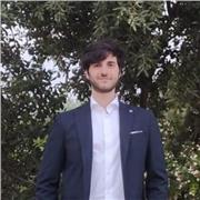 Laureato in lingue e culture per il turismo e la mediazione internazionale offre lezioni di inglese, spagnolo, tedesco, italiano