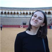 Offro lezioni per bambini e ragazzi dalle elementari (tutte le materie) alle superiori (lingue e materie umanistiche).