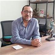 Director comercial brinda su experiencia en distribución y desarrollo de negocios