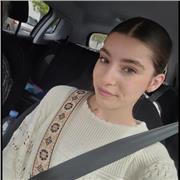 Professeur particulier donne cours de l'école primaire au collège