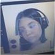 Profesor de inglés imparte clases para niños de todas las edades