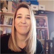 Profesora de estadística y ciencia de datos para alumnos universitarios y posgrado