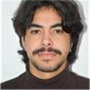 Profesor de inglés graduado en Traducción e Interpretación y con un máster en Lingüística Aplicada. 