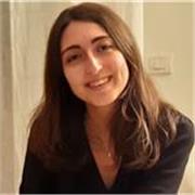 Dottore di ricerca impartisce lezioni di inglese a studenti di ogni età e livello