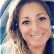 Directora de Clubs de Golf. Voy a dar clase a personas que quieran aprender a hablar español. 