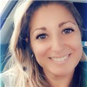 Directora de Clubs de Golf. Voy a dar clase a personas que quieran aprender a hablar español.