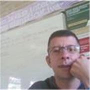 profesor de lengua castellana con experiencia orientando clases a jovenes enla presencialidad