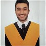 Graduado en Administración y Dirección de Empresas, estudiando de un máster en Marketing Digital