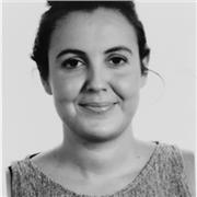 Profesora titulada y graduada en Estudios Hispánicos, con máster en formación del profesorado y amplia experiencia.