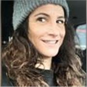 Filologa Inglesa con 15 años de experiencia, da clases a niveles B2, C1 y C2 de intensivos en julio. Cambridge Exams