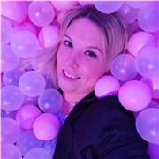 Salve, sono un'INSEGNANTE DI SOSTEGNO della scuola primaria, amo il mio lavoro e mi rendo disponibile per aiutare i vostri bambini