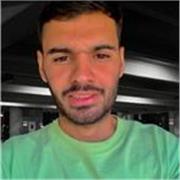 Je suis étudiant en droit civil et en droit privé.
Je me passionne pour le droit civil, qui régit les relations entre les perso