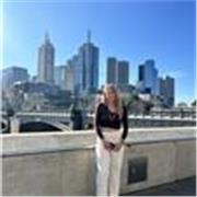 Profesora de apoyo en Inglés que recién ha vuelto de Australia