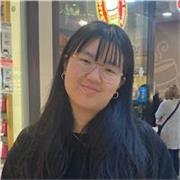 Una joven apasionada por los idiomas que ha impartido clases particulares (privadas) a jovenes del instituto y colegio.