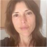 Profesora titulada de Yoga, respiración y meditación. Organizo prácticas individuales y grupales, yoga niños y yoga en familia.