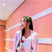 Carefree, patient and somewhat organised. Looking for students who want to learn about genuine Brazilian Culture and Language, from a non-business, non-rigid perspective.