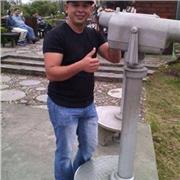 Latin espagnol avec professionnel dans le domaine du pétrole et du gaz.