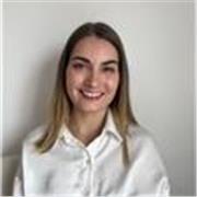 Professeure de FLE (français langue étrangère) avec plus de 7 ans d'expérience dans l'enseignement