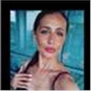 Eine Lehrerin, die mit der heilenden Kraft der Musik lehrt und verwandelt..Jede Note eine Geschichte, jede Stunde eine Entdeckung.