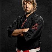 Profesor de defensa personal ( cinturón negro 6º dan de jiu jitsu ) y Faixa Preta de Brazilian Jiu jitsu