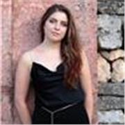 Offro lezioni private di aiuto compiti a bambini e ragazzi di elementari e medie. Sono una ragazza laureata in musica, ma i miei interessi vertono anche verso la letteratura, l'arte e la scienza. Spero di poter aiutare facendo divertire!