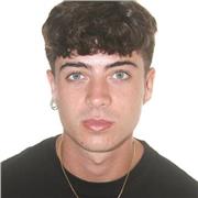 Alumno de ingeniería física que ofrece clases de ciencias a alumnos de ESO y Bachillerato