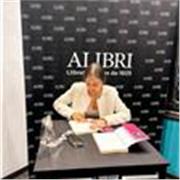 Graduada en derecho y ciencias políticas y amante del aprendizaje y las ciencias sociales. Enamorarte de estas materias es posible