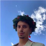 Giovane insegnante di matematica pronto ad affiancarti e supportarti nel tuo percorso!